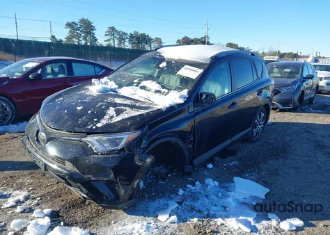 2017 Toyota Rav4 Le z USA, uszkodzony, nr VIN 2T3BFREV4HW568548